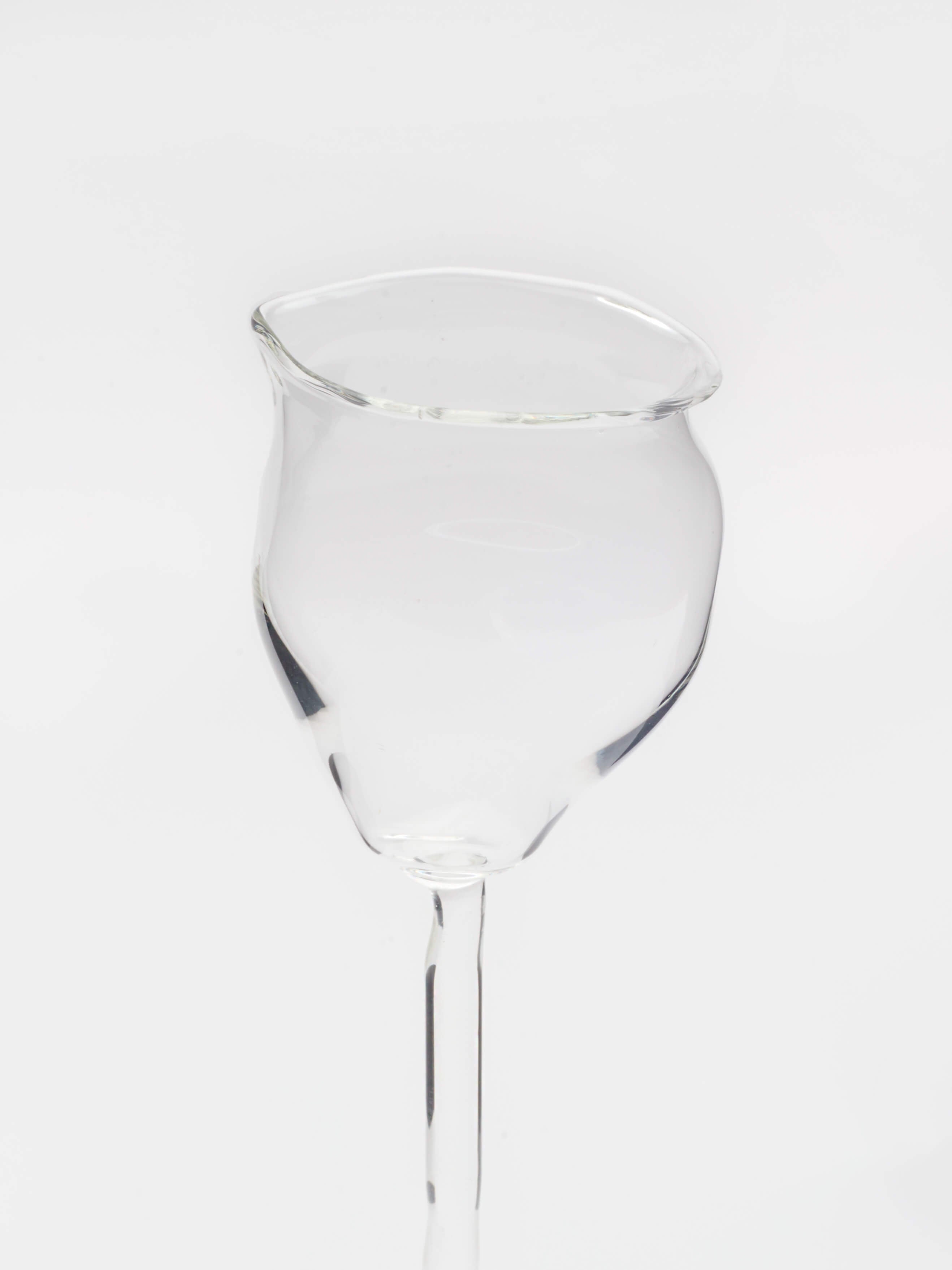 Wine glasses x Vivian Alarcón
