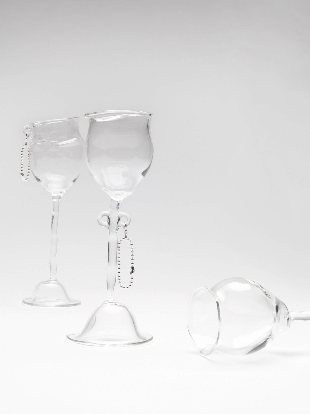 Wine glasses x Vivian Alarcón
