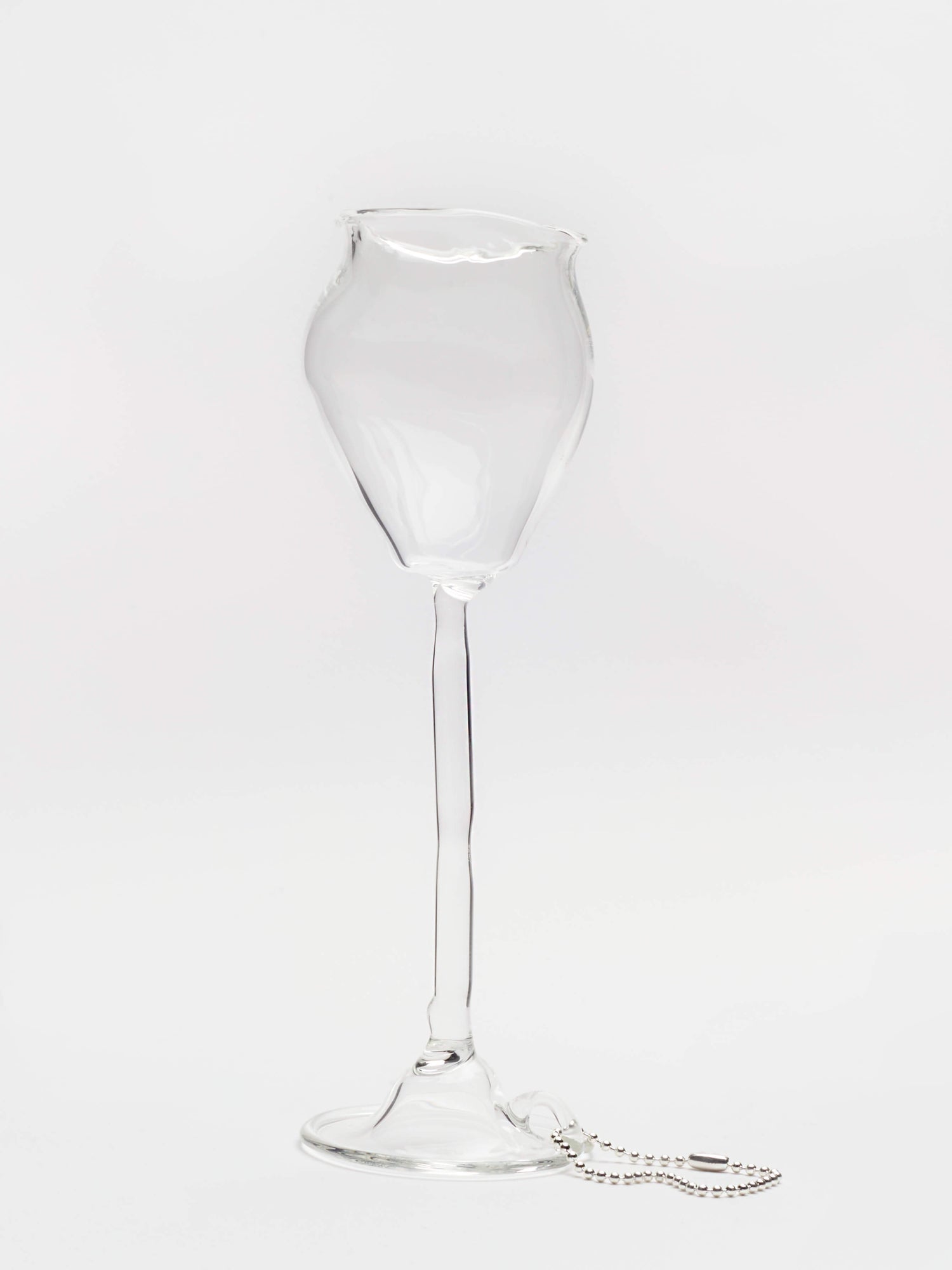 Wine glasses x Vivian Alarcón Front