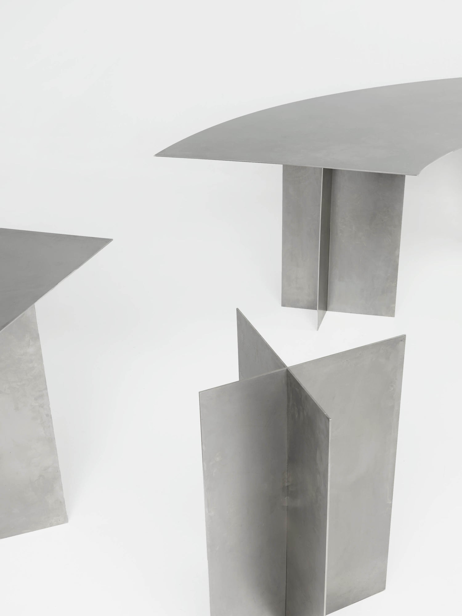 Fondo. Todos los derechos reservados. Stainless steel table