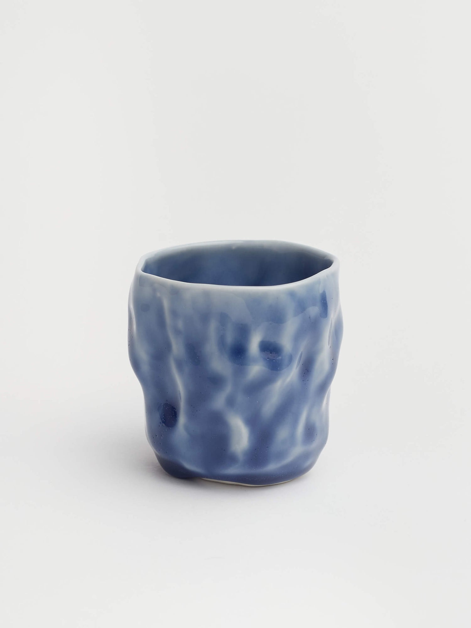 Cup small x Clara Álvarez Front