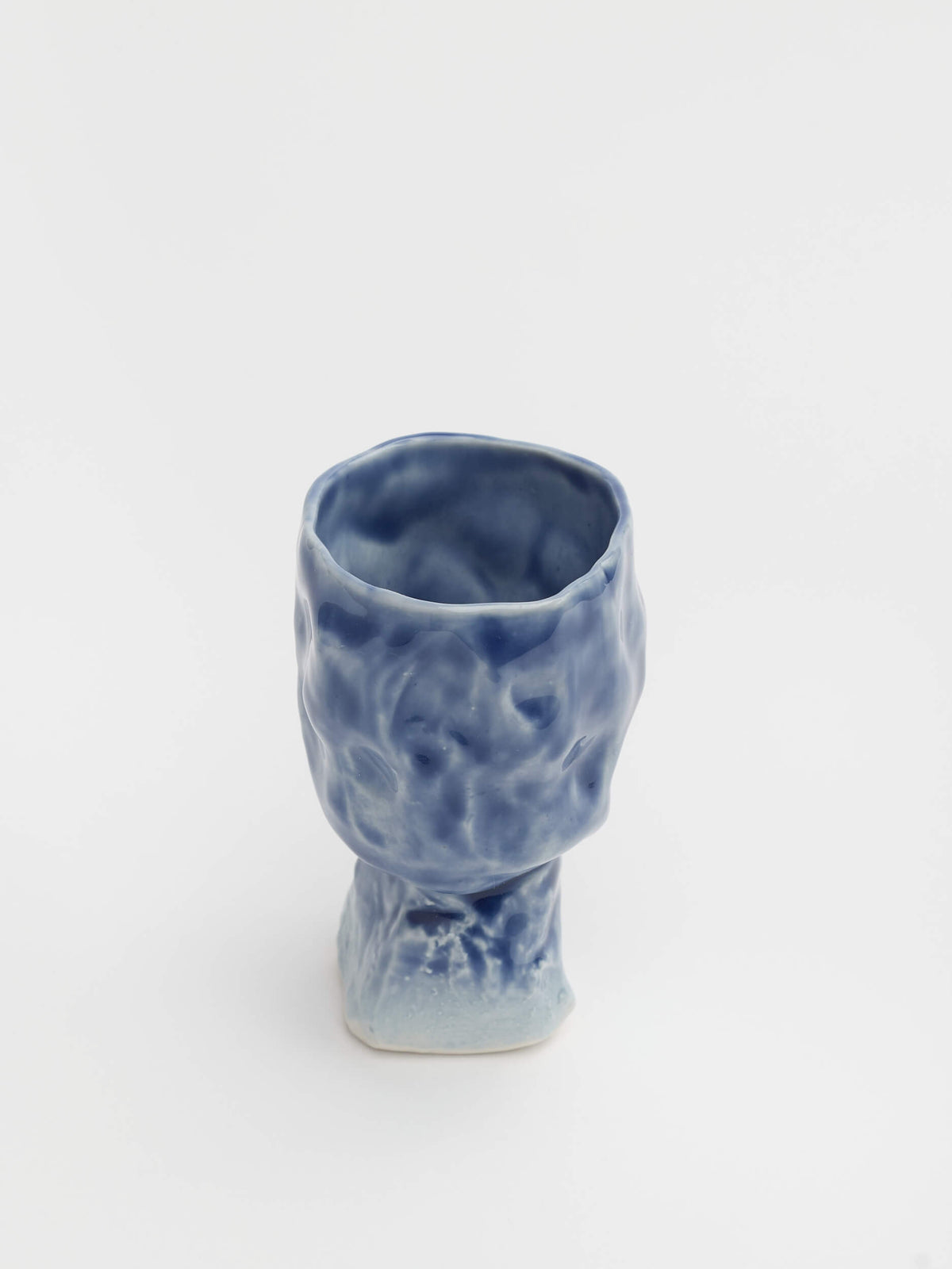 Fondo. Todos los derechos reservados. Cup x Clara Álvarez